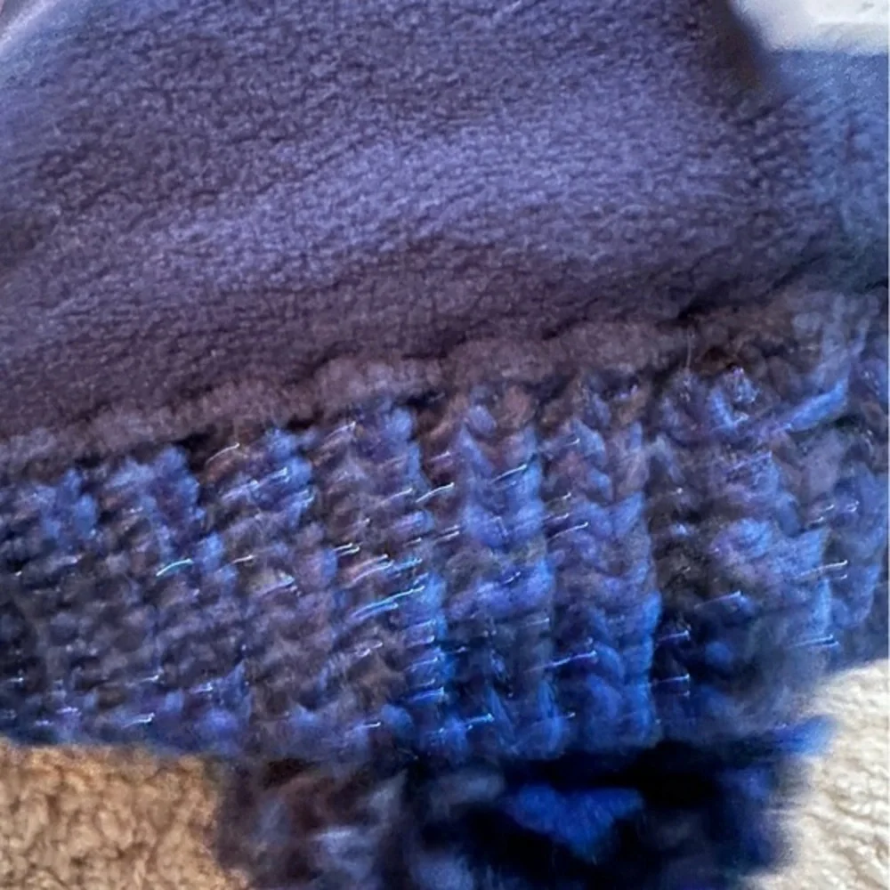 🔴Cat & Jack Girls Beanie with Pompom Navy with color sequins Heart